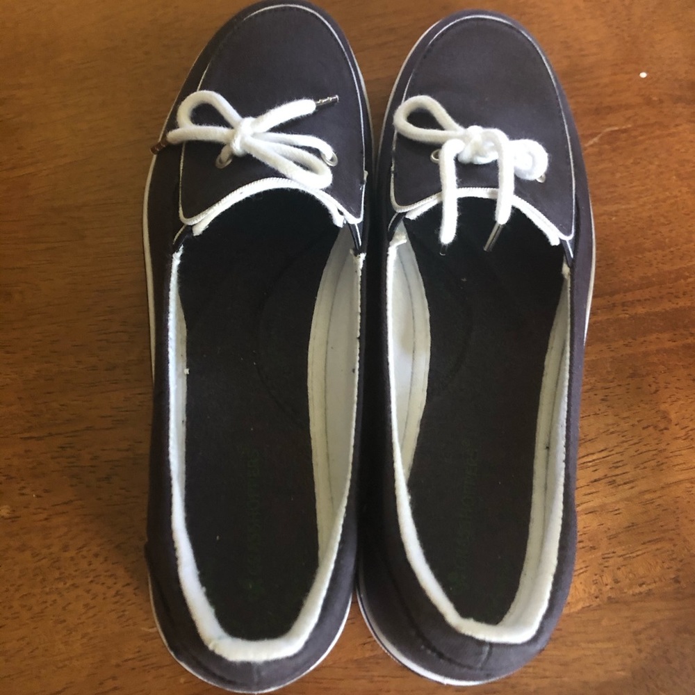 7.5 women’s Grasshopper shoes